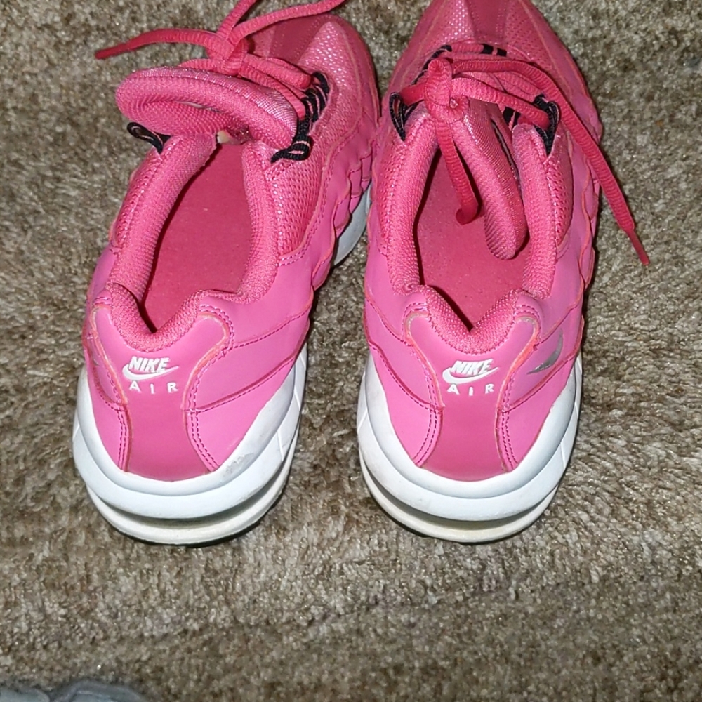 Shoes - Picture 2 of 6
